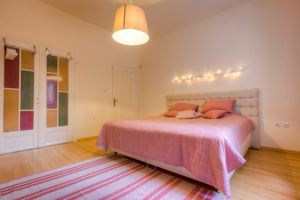 Guest House Maison 21 プロヴディフ エクステリア 写真
